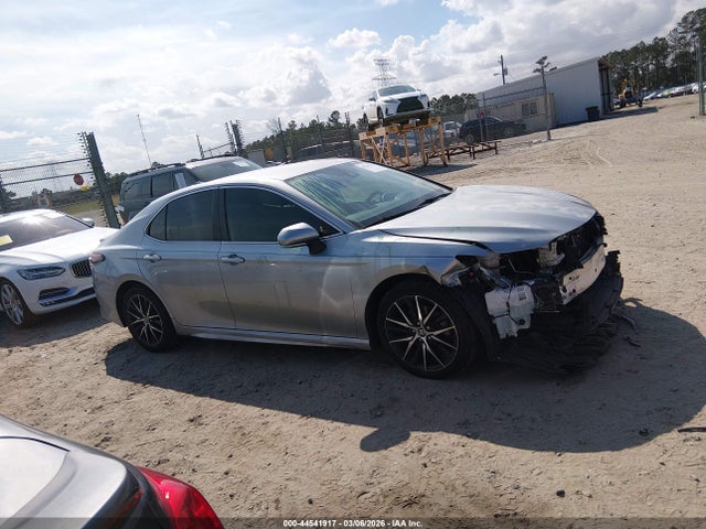 4T1G11BK5NU053983 Toyota Camry Se Awd
