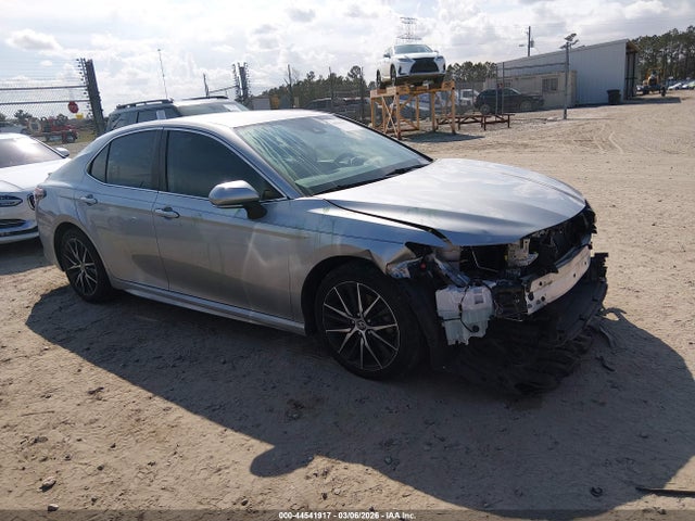 4T1G11BK5NU053983 Toyota Camry Se Awd