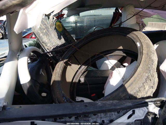 2024 Tesla Model Y Performance Dual Motor All-wheel Drive მანქანა იყიდება აუქციონზე, vin: 7SAYGDEF1RA316864, აუქციონის ნომერი: 44541993