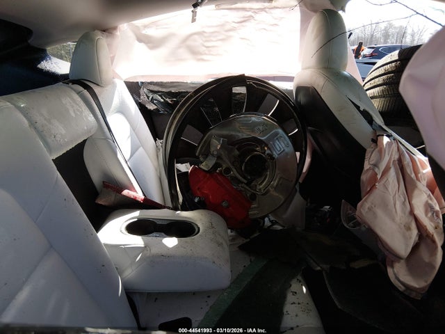 2024 Tesla Model Y Performance Dual Motor All-wheel Drive მანქანა იყიდება აუქციონზე, vin: 7SAYGDEF1RA316864, აუქციონის ნომერი: 44541993