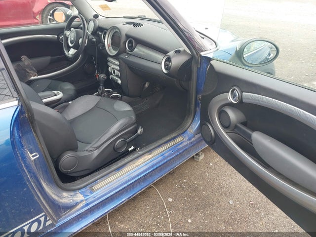 2008 MINI COOPER S WMWMF73508TV36759 Photo 4