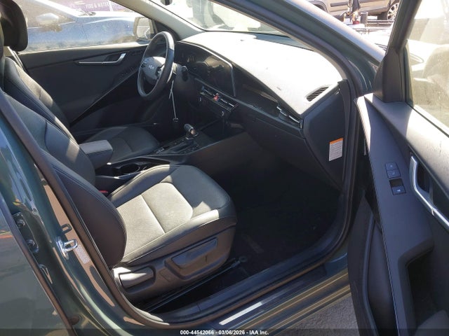 KNDCT3LE4R5136466 KIA Niro Sx Touring