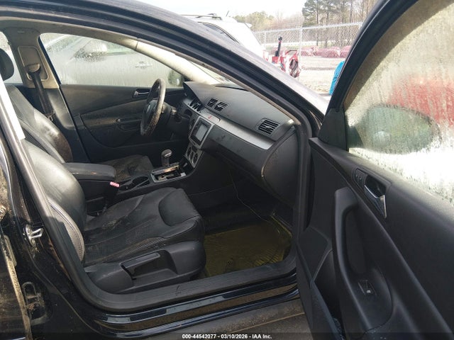 2008 VOLKSWAGEN PASSAT WVWAK93C48P026418 Photo 4