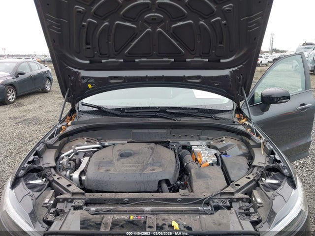 Volvo Xc60 Plug-in Hybrid Core 2025 YV4H60RJ4S1008030 Image 10