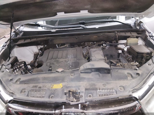 5TDZKRFH3FS109755 Toyota Highlander Le Plus V6