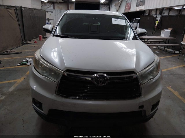 5TDZKRFH3FS109755 Toyota Highlander Le Plus V6