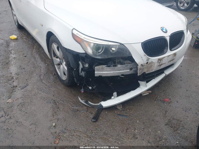 2007 Bmw 530xi მანქანა იყიდება აუქციონზე, vin: WBANF73537CU26453, აუქციონის ნომერი: 44542119