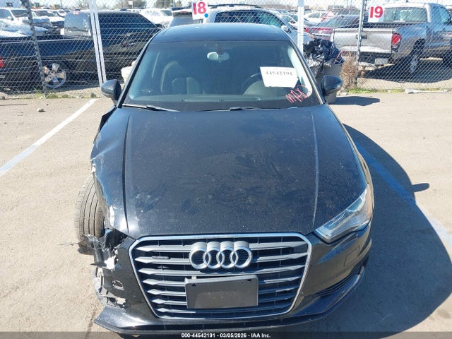 Продаж на аукціоні авто 2015 Audi A3 2.0t Premium, vin: WAUBFGFF4F1009358, номер лоту: 44542191