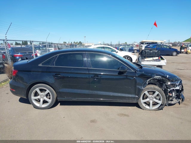 Продаж на аукціоні авто 2015 Audi A3 2.0t Premium, vin: WAUBFGFF4F1009358, номер лоту: 44542191