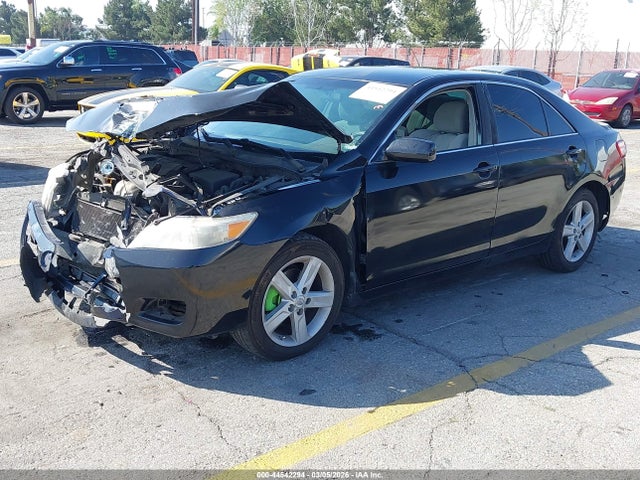 44542294 :رقم المزاد ، 4T1BF3EKXBU739631 vin ، 2011 Toyota Camry Le مزاد بيع