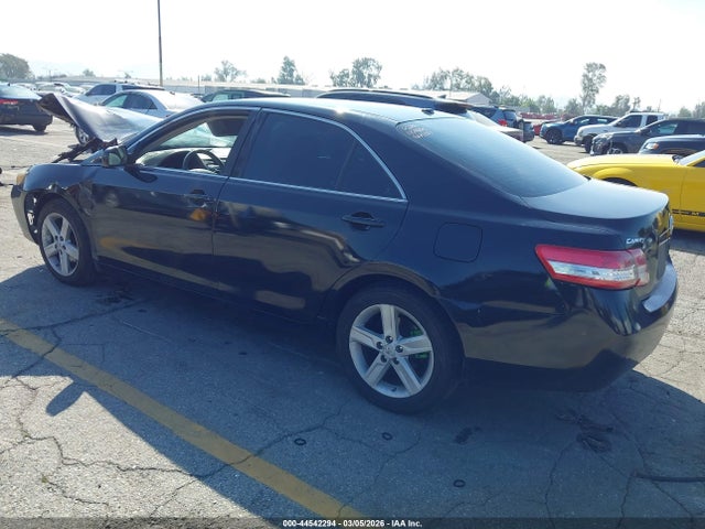44542294 :رقم المزاد ، 4T1BF3EKXBU739631 vin ، 2011 Toyota Camry Le مزاد بيع
