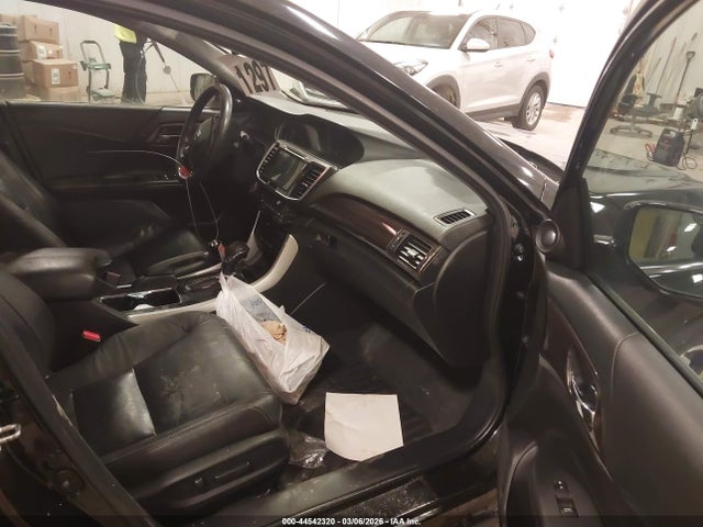 44542320 :رقم المزاد ، 1HGCR2F86GA212130 vin ، 2016 Honda Accord Ex-l مزاد بيع