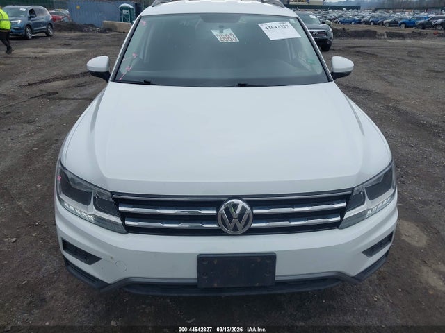 44542327 :رقم المزاد ، 3VV0B7AX2LM104877 vin ، 2020 Volkswagen Tiguan 2.0t S مزاد بيع