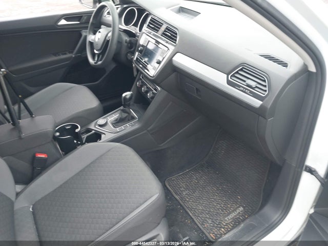 44542327 :رقم المزاد ، 3VV0B7AX2LM104877 vin ، 2020 Volkswagen Tiguan 2.0t S مزاد بيع