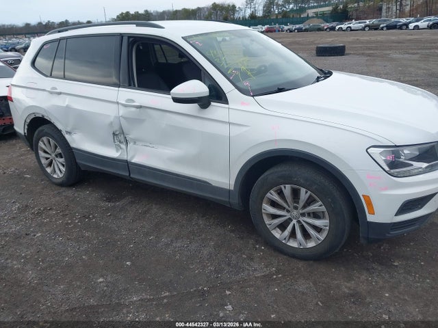 44542327 :رقم المزاد ، 3VV0B7AX2LM104877 vin ، 2020 Volkswagen Tiguan 2.0t S مزاد بيع