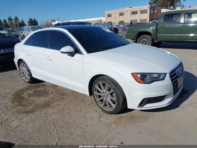 2015 AUDI A3 WAUACGFF4F1016783 Photo 0