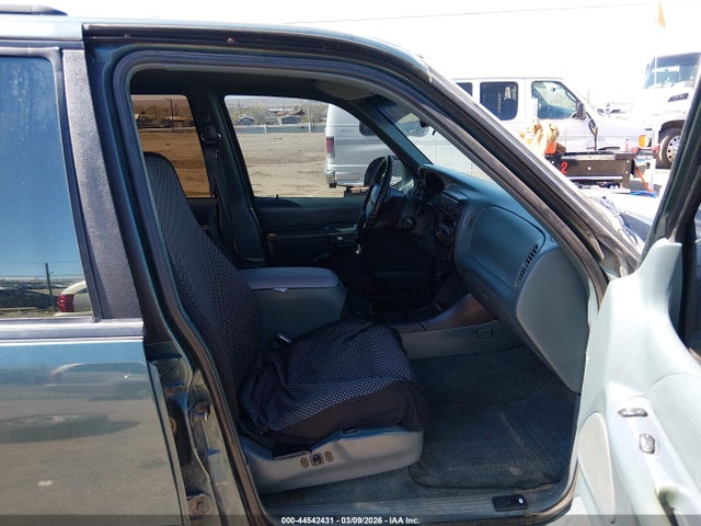 1996 FORD EXPLORER 1FMDU35P3TZB50564 Photo 4