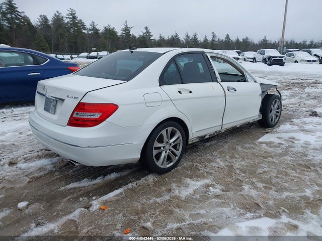 Продажа на аукционе авто 2013 Mercedes-benz C 300 Luxury 4matic, vin: WDDGF8ABXDG044652, номер лота: 44542446