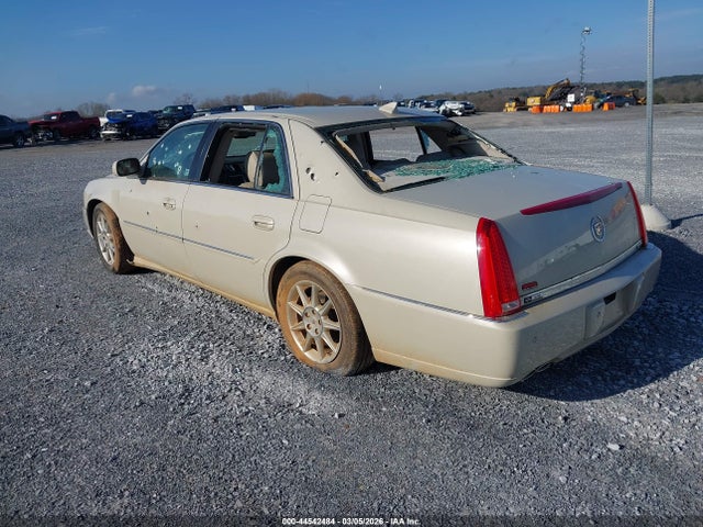 2011 CADILLAC DTS 1G6KD5E61BU115843 Photo 2