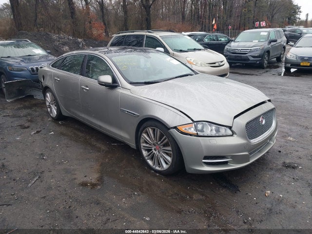 2016 JAGUAR XJ SAJWA1CE8GMW00581