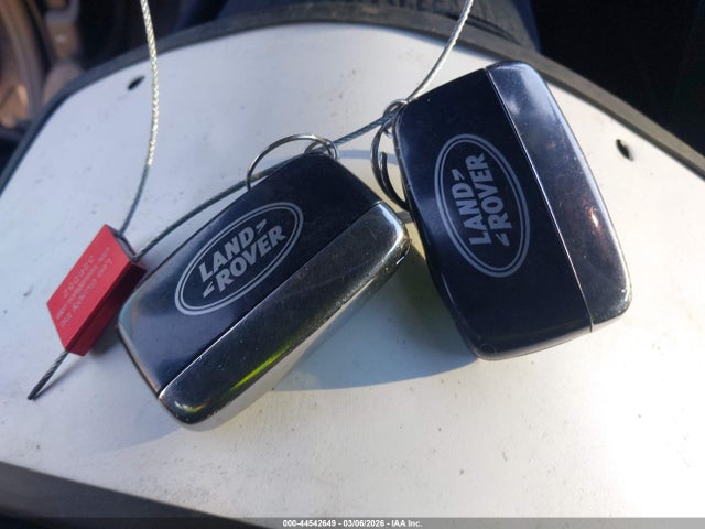 2017 LAND ROVER DISCOVERY SALRRBBV0HA046055 Photo 8