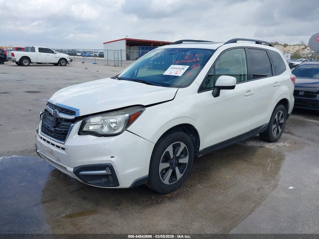 Subaru Forester 2.5i Premium 2017 JF2SJAGC0HH446806 Image 2
