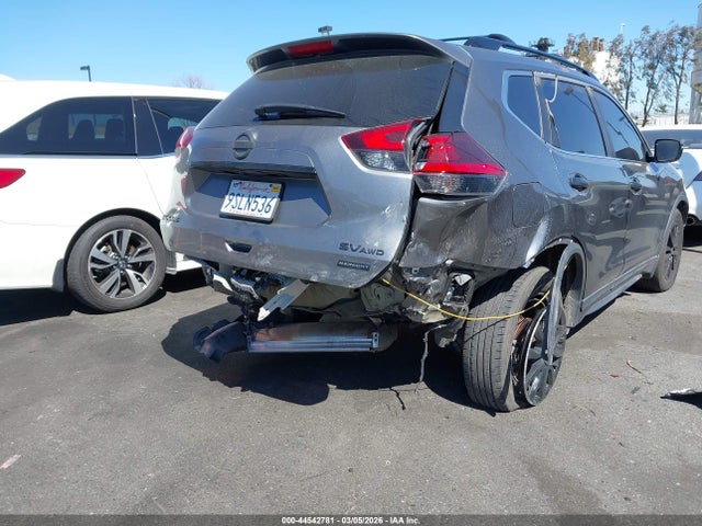 5N1AT2MV0JC814139 Nissan ROGUE SV