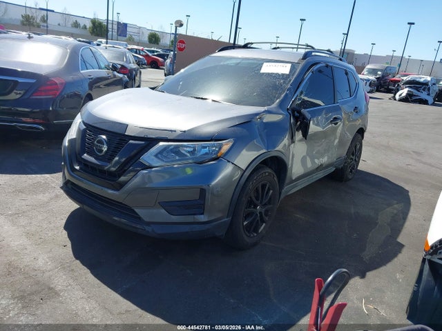 5N1AT2MV0JC814139 Nissan ROGUE SV