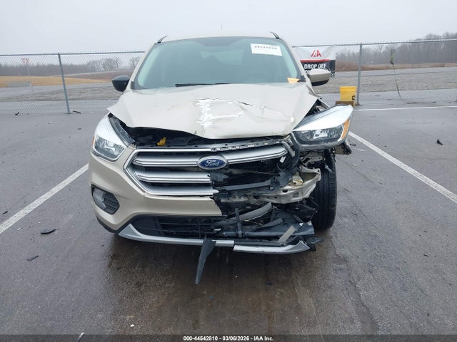 1FMCU0GD4HUC09901 Ford ESCAPE SE