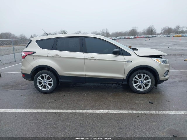 1FMCU0GD4HUC09901 Ford ESCAPE SE