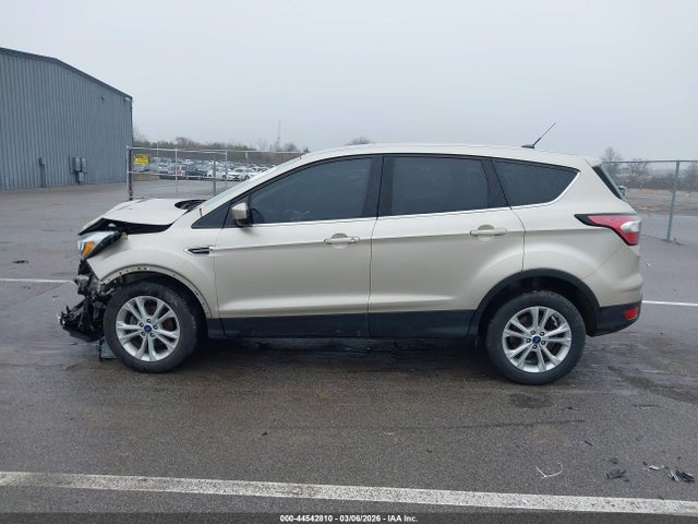 1FMCU0GD4HUC09901 Ford ESCAPE SE