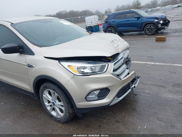 1FMCU0GD4HUC09901 Ford ESCAPE SE