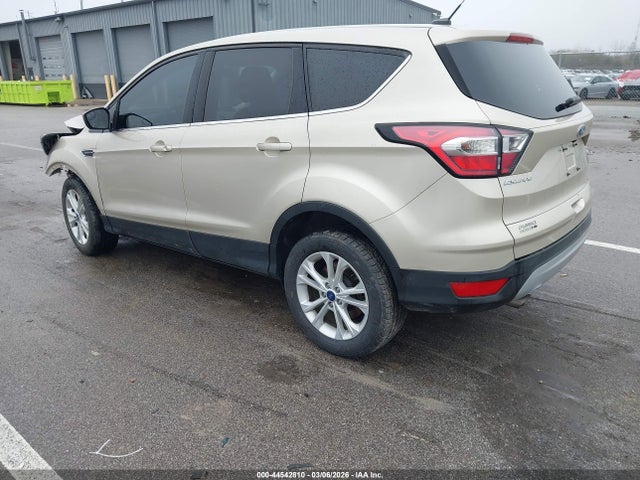 1FMCU0GD4HUC09901 Ford ESCAPE SE