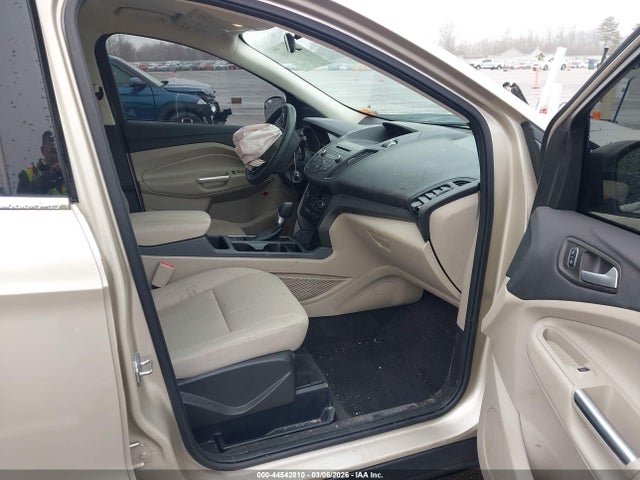 1FMCU0GD4HUC09901 Ford ESCAPE SE