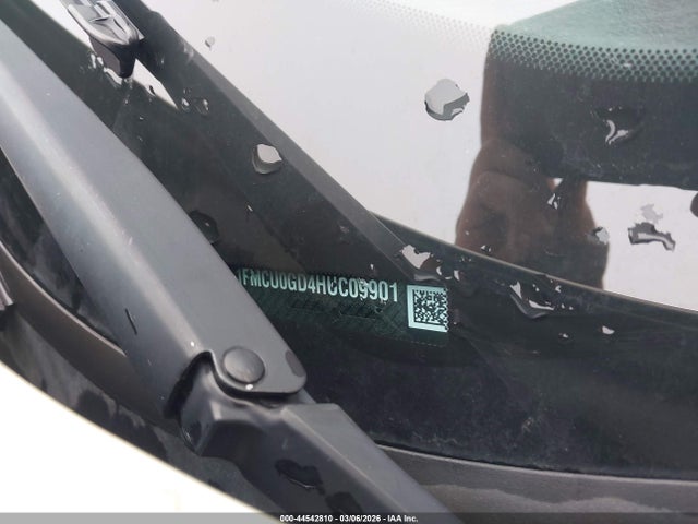 1FMCU0GD4HUC09901 Ford ESCAPE SE
