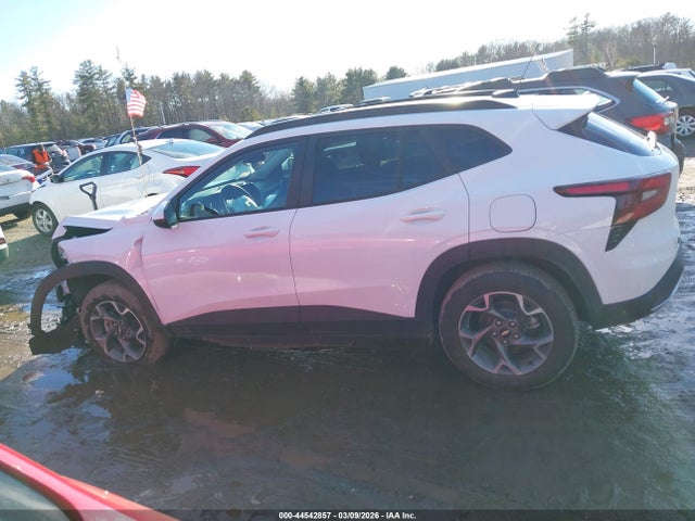 KL77LHEP8TC072591 Chevrolet Trax Fwd Lt