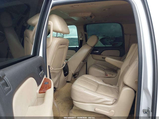 2007 CHEVROLET SUBURBAN 1500 1GNFC16077R410418 Photo 7