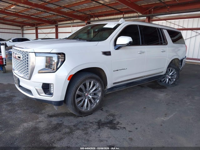 2021 GMC YUKON XL 1GKS2JKL1MR193569 Photo 1