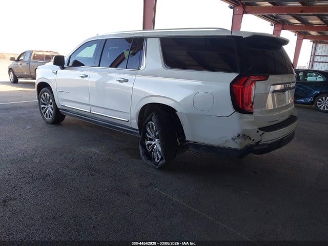 2021 GMC YUKON XL 1GKS2JKL1MR193569 Photo 2