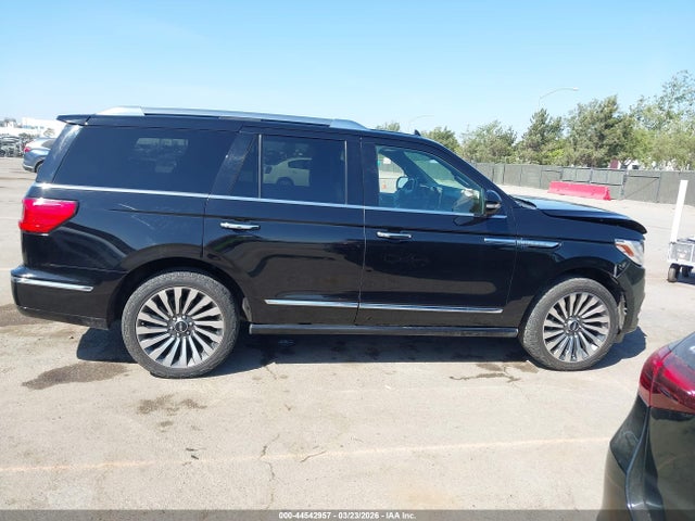 5LMJJ2LT3JEL00521 Lincoln Navigator Reserve