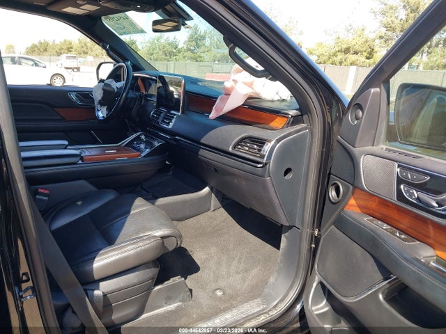 2018 LINCOLN NAVIGATOR 5LMJJ2LT3JEL00521 Photo 4