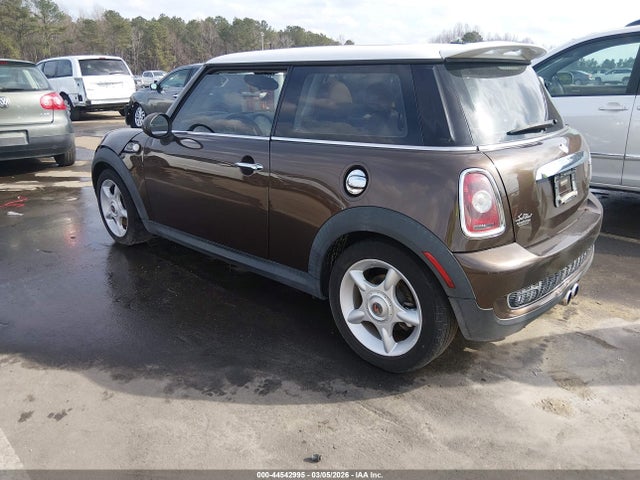 44542995 :رقم المزاد ، WMWMF7C53ATW88489 vin ، 2010 Mini Cooper S مزاد بيع