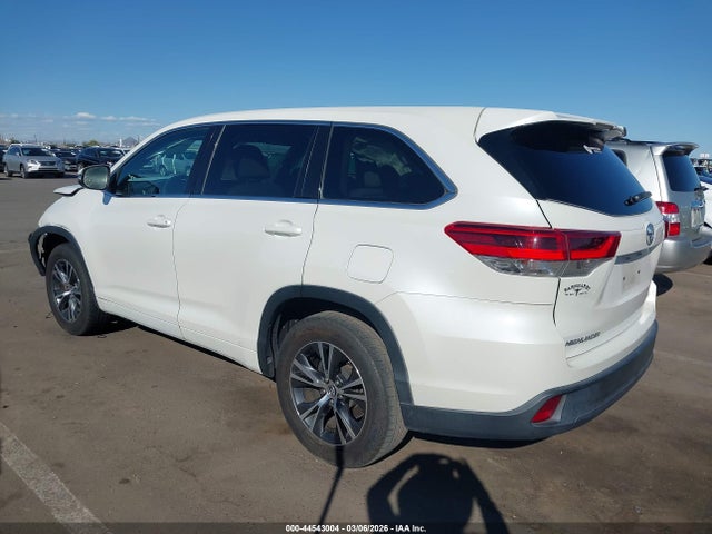 5TDZARFH1HS025021 Toyota Highlander Le