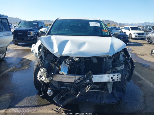 5TDZARFH1HS025021 Toyota Highlander Le