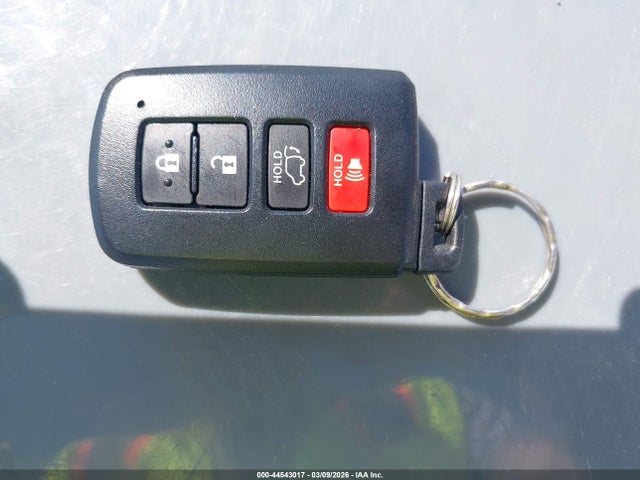 Продаж на аукціоні авто 2017 Toyota Rav4 Xle, vin: 2T3WFREV5HW383393, номер лоту: 44543017