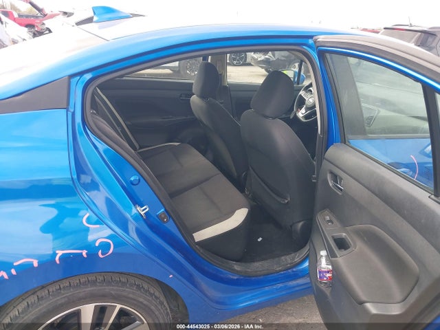 2021 Nissan Versa Sv Xtronic Cvt მანქანა იყიდება აუქციონზე, vin: 3N1CN8EV8ML827967, აუქციონის ნომერი: 44543025