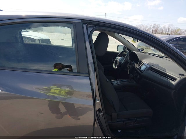 3CZRU5H38KG706116 Honda HR-V LX