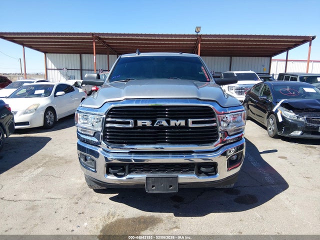 44543193 :رقم المزاد ، 3C6UR5DJ9MG540981 vin ، 2021 Ram 2500 Big Horn  4x4 6'4 Box مزاد بيع