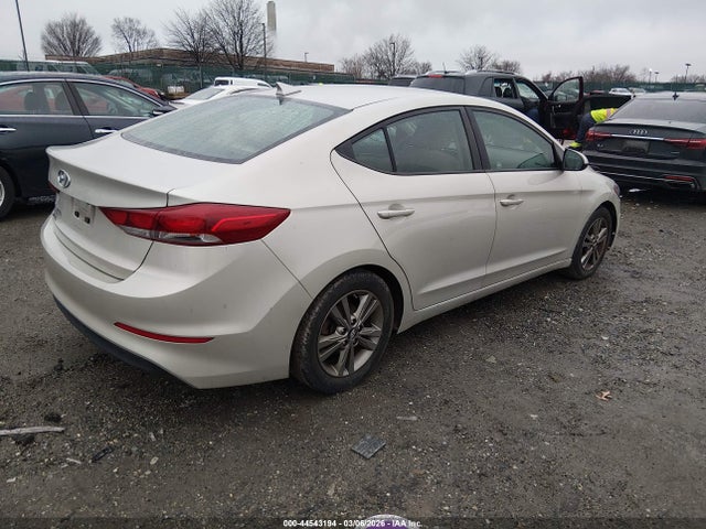 5NPD84LF7JH399186 Hyundai ELANTRA SEL