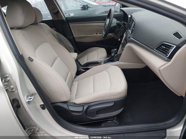 5NPD84LF7JH399186 Hyundai ELANTRA SEL